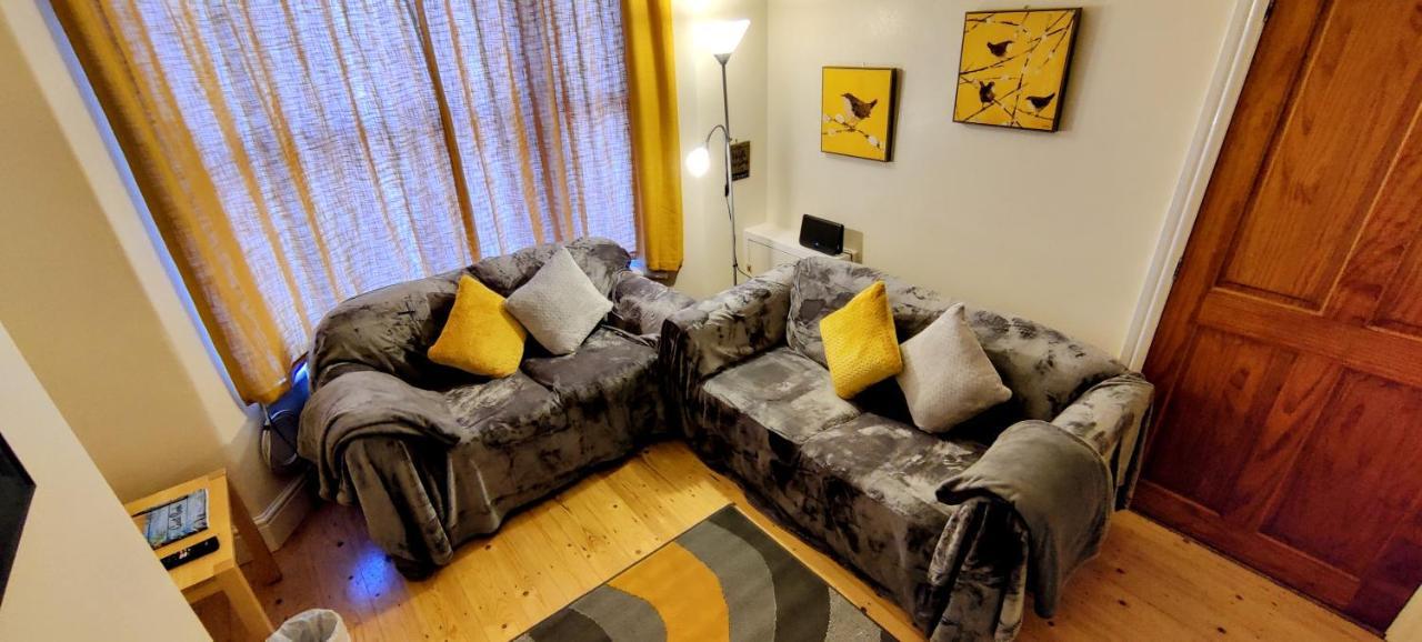 Rhubarb Terrace On The Coast - Sleeps 1-6 Villa Colwyn Bay Kültér fotó