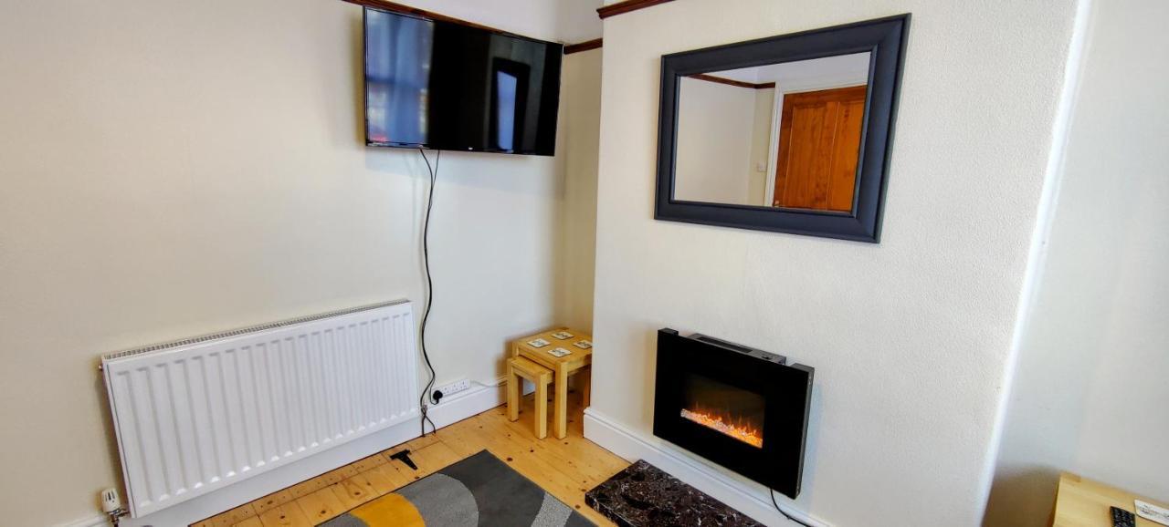 Rhubarb Terrace On The Coast - Sleeps 1-6 Villa Colwyn Bay Kültér fotó